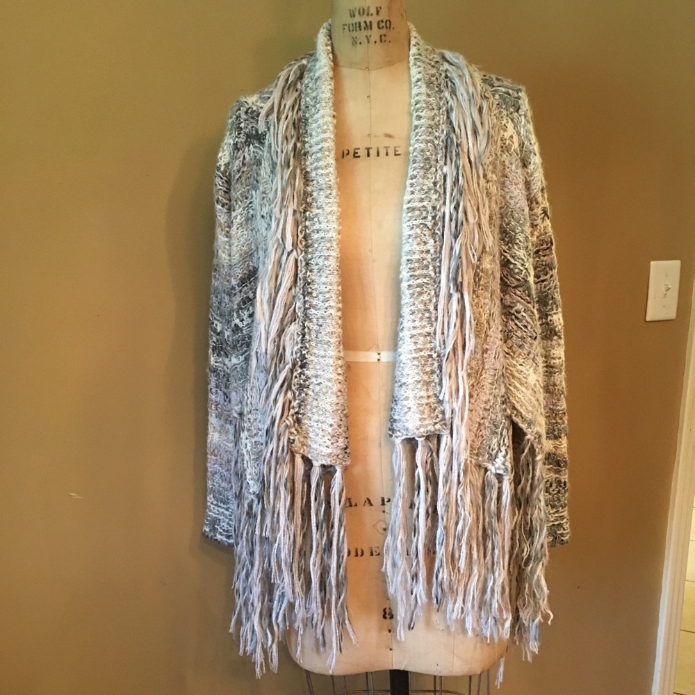 Free People sweater. EUC. LIKE NEW. SIZE Medium